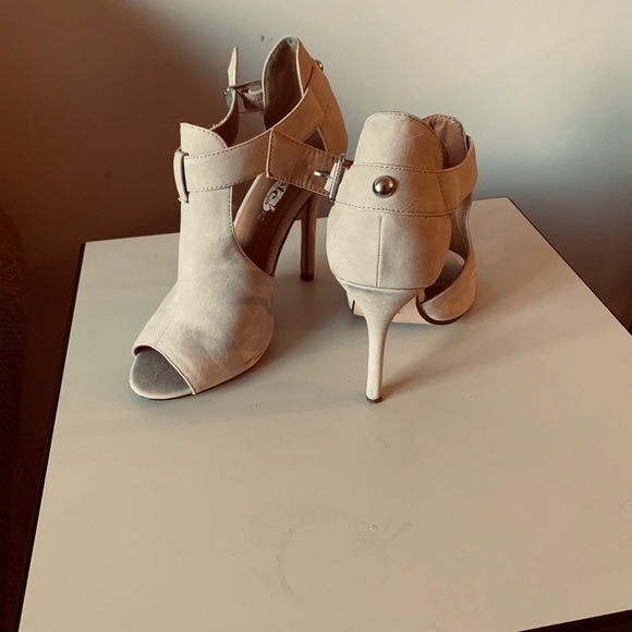 Rue 21 Strappy Nude High Heels | size 7.5 - Picture 3 of 8